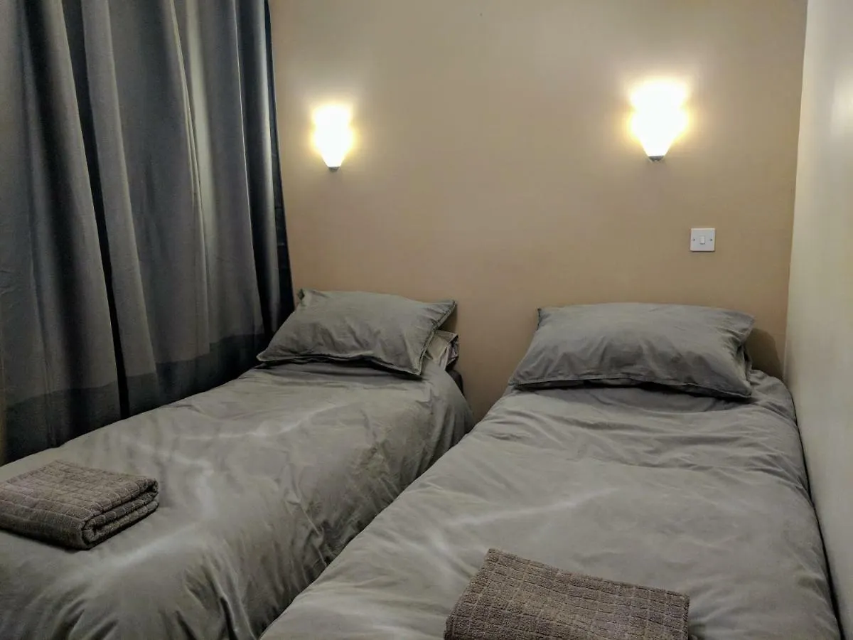 The Railway Hotell Cardiff 0*,  Storbritannien